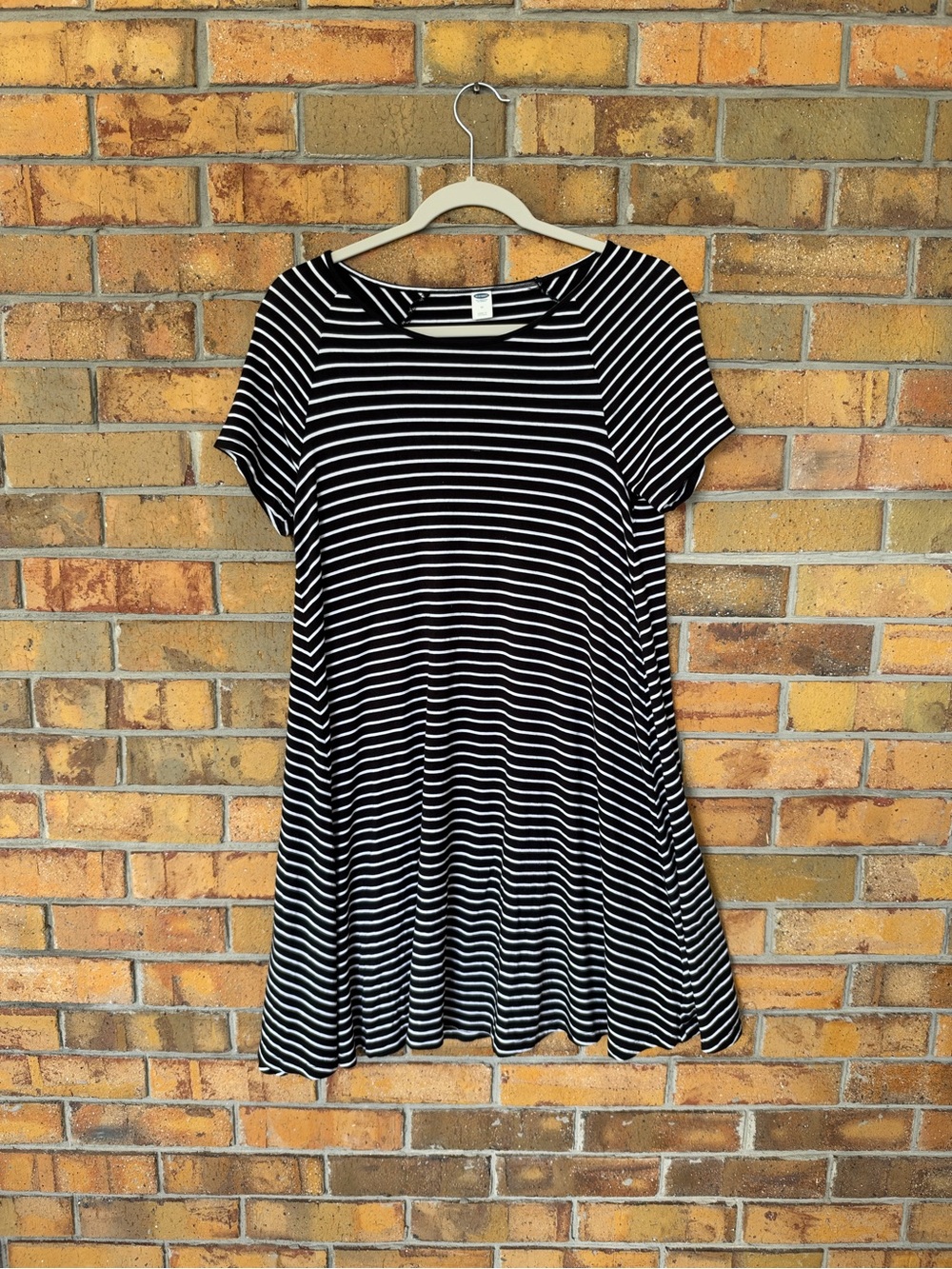 Old Navy Women’s Medium Black White Striped Short Sleeve Swing Dress Casual